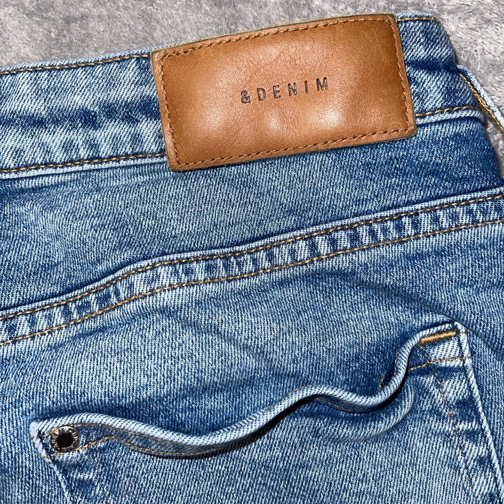 H&M &DENIM